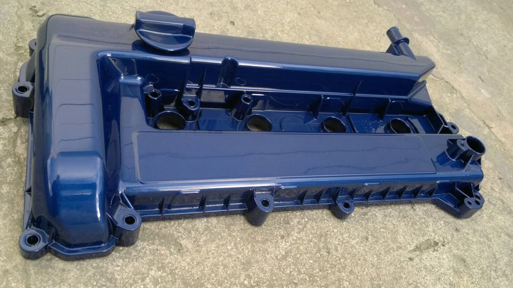 Painted rocker covers, spark plug cover and colour coded engine bay